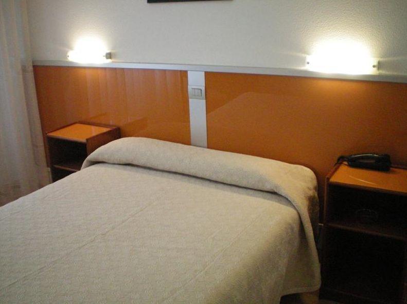 Hostal Liste Station A Coruña Δωμάτιο φωτογραφία