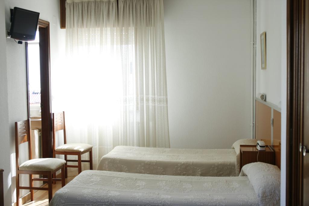 Hostal Liste Station A Coruña Δωμάτιο φωτογραφία