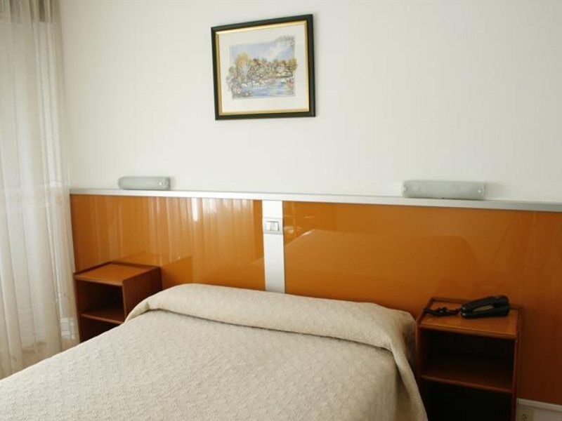 Hostal Liste Station A Coruña Εξωτερικό φωτογραφία